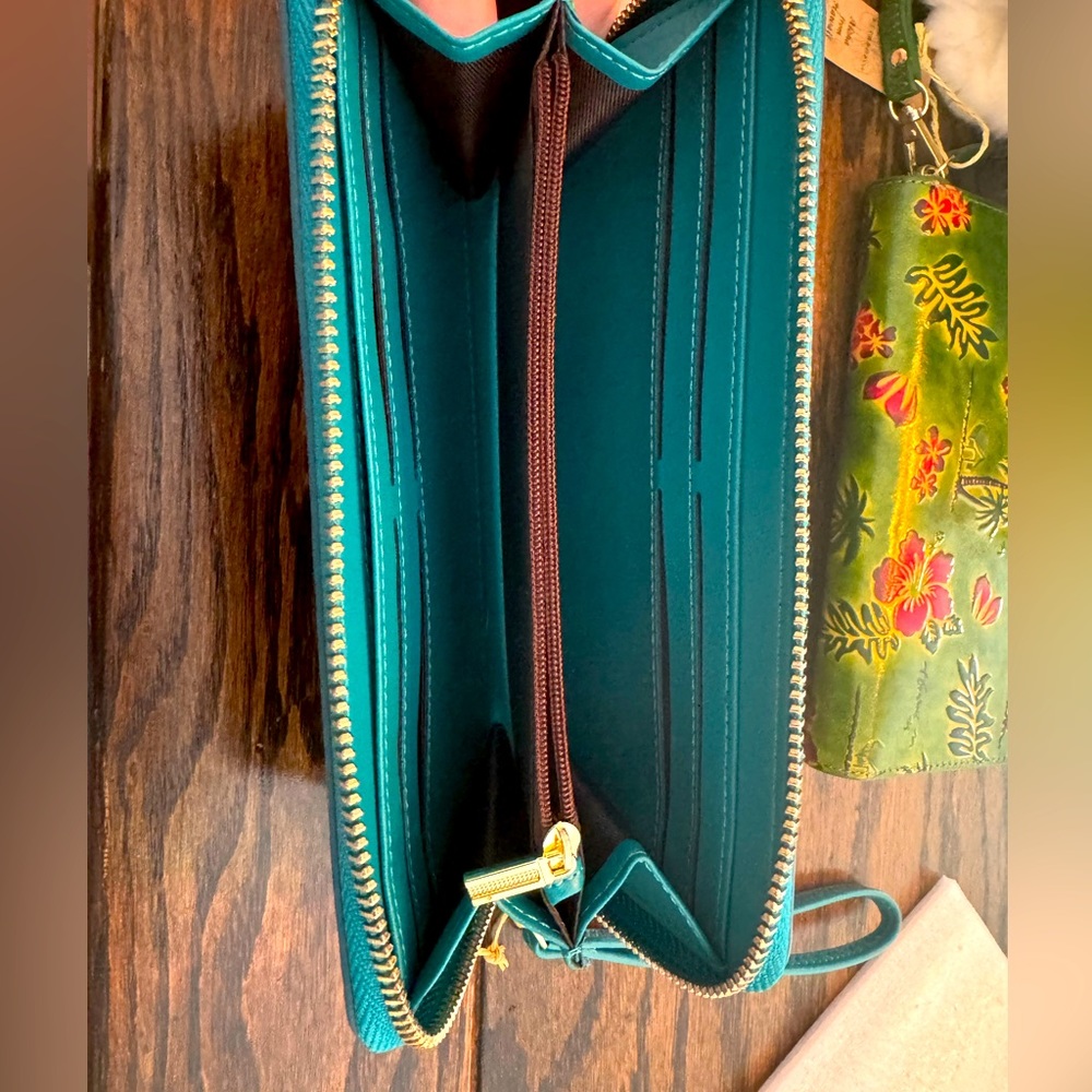 Wallets - Picture 2 of 2